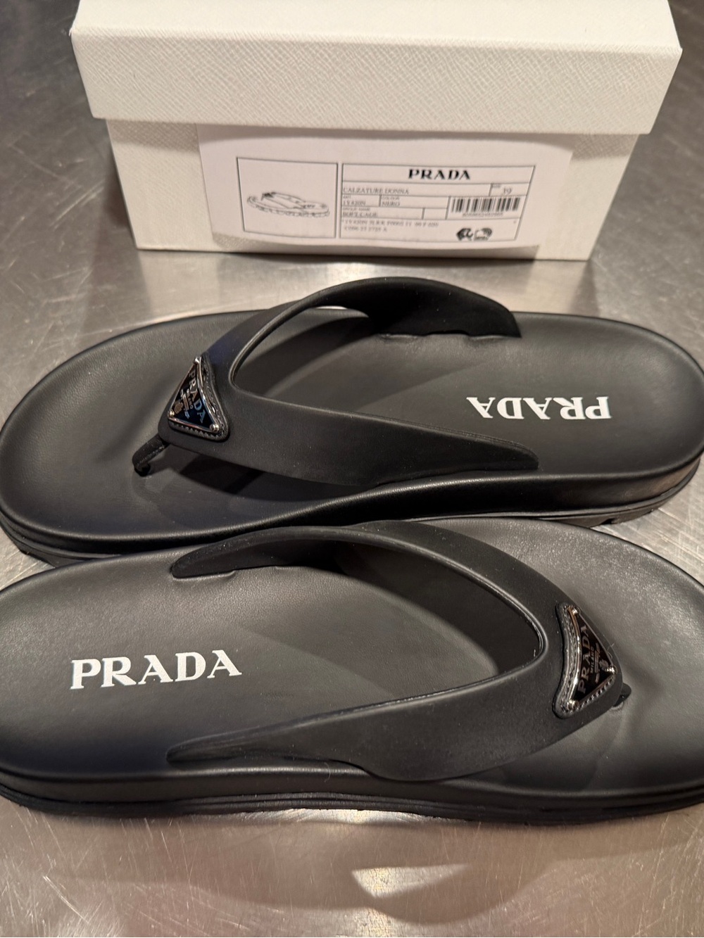 PRADA Rubber Thong Sandals / Black / Size EU 39 - Picture 10 of 16